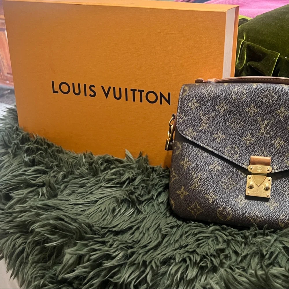 Louis Vuitton Classic Monogram Crossbody Bag - Picture 6 of 6